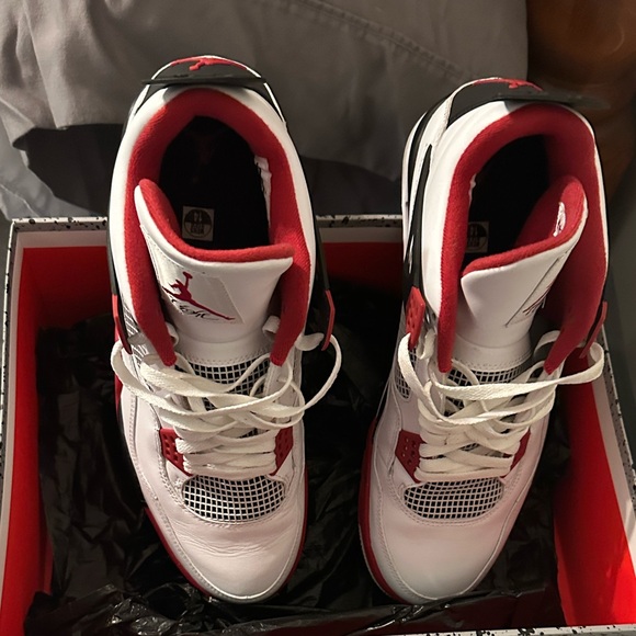 Air Jordan 4 Retro White, black and Red Sneakers - Picture 2 of 8